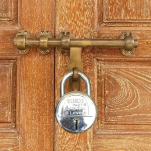 HiTechMart Heavy Duty 8-Lever Round Iron Padlock with 3 Keys, Rust-Resistant, Durable Security Lock for Home, Office, and Outdoor Use (Silver Finish) HiTechMart Heavy Duty 8-Lever Round Iron Padlock with 3 Keys, Rust-Resistant, Durable Security Lock for Home, Office, and Outdoor Use (Silver Finish)