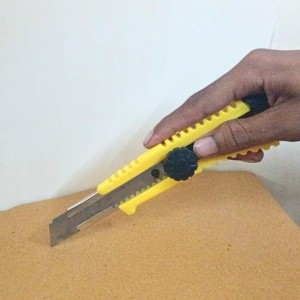 HitechSales 18mm Utility Knife Cutter, Heavy-Duty Retractable Box Cutter for Office, Home, Arts & Crafts, Compact Design with Extended Use (Pack of 2, Color May Vary) HitechSales 18mm Utility Knife Cutter, Heavy-Duty Retractable Box Cutter for Office, Home, Arts & Crafts, Compact Design with Extended Use (Pack of 2, Color May Vary)